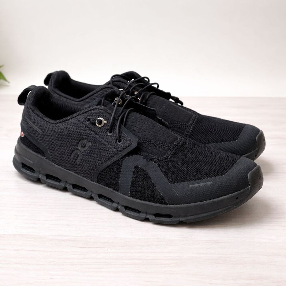 On Cloud Sky Sneakers Youth Size 6.5Y All Black Lightweight Agile Running Shoes